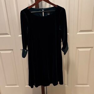 Jessica Howard Green Velvet 3/4 Sleeve Dress